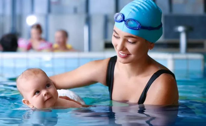 B&eacute;b&eacute;s nageurs